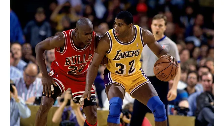 Michael Jordan y Magic Johnson, dos leyendas de la NBA.
