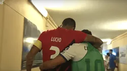 La reacción de Tevez y Lucho González al encontrarse en el túnel