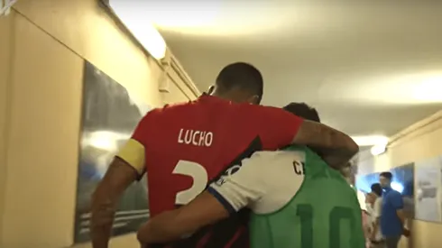 La reacción de Tevez y Lucho González al encontrarse en el túnel