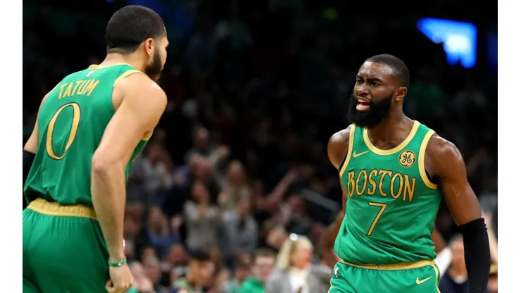 Vídeo: Jaylen Brown y Jayson Tatum humillaron a LeBron en paliza de Celtics