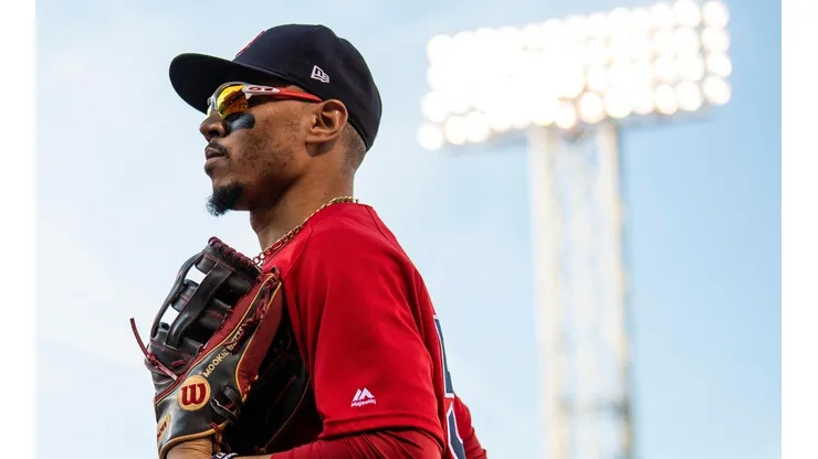 Boston Red Sox pone condición a mega traspaso por Mookie Betts