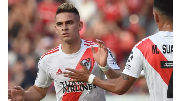 Con un doblete de Borré, River le ganó a Independiente y es puntero