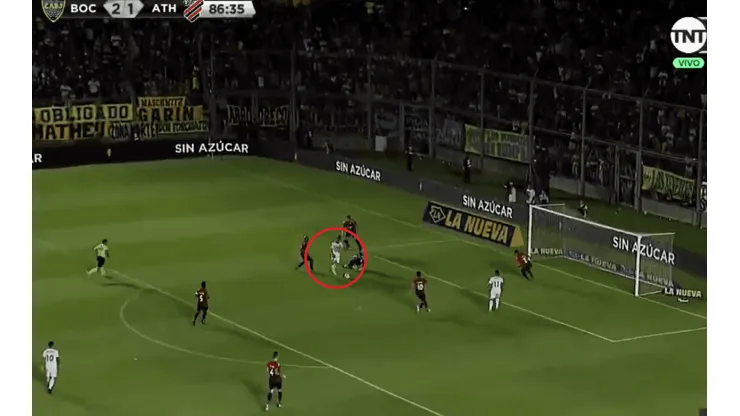 No le importó la lesión: Bebelo amagó a todos y marcó un golazo