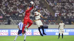 Quina fue el central de Universitario de Deportes.