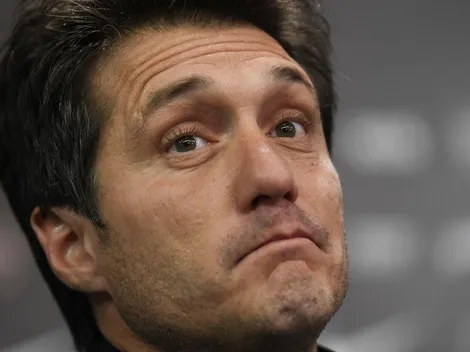 Schelotto advierte que el pase de Chicharito "no está hecho"