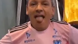 Don Jediondo que es famoso hincha de Santa Fe, perdió apuesta y se puso la de Millos