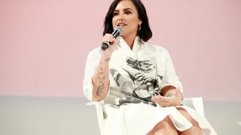 La cantante vuelve a cantar en un evento deportivo.