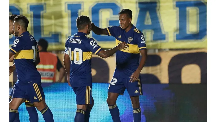 Villa le agradeció por el penal y después Tevez actuó bien de líder