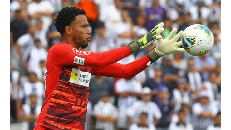 Pedro Gallese campeonó el clausura 2019 con Alianza Lima.