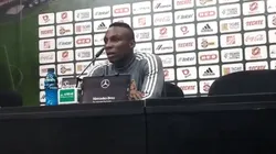 Se calienta la previa: Julián Quiñones le respondió a Ochoa