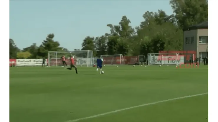 Intacto: la barrida de Mascherano en el amistoso ante Villa San Carlos