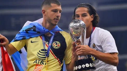 Así fue el reencuentro entre Lainez y Rodríguez