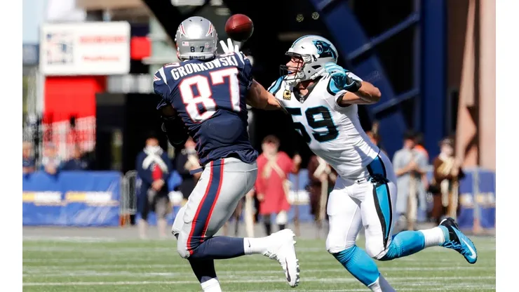 Rob Gronkowski troleó a Luke Kuechly después de anunciar su retiro
