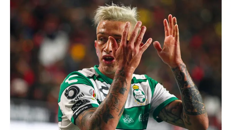 La MLS puede esperar: Brian Lozano renovó con Santos