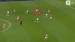 Gran maniobra individual de Erik Lamela.