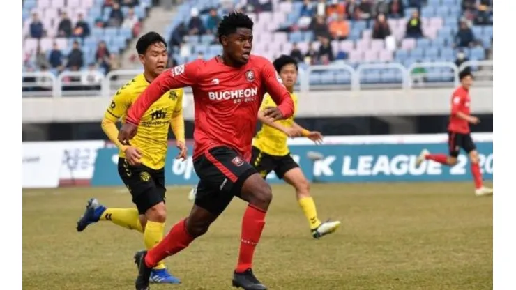 Marlon De Jesús en Corea del Sur.
