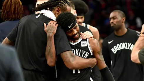 DeAndre es el mejor amigo de todos en los Nets.