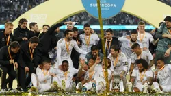 James Rodríguez en el festejo de título de la Supercopa de España.