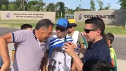 Así fue el lindo encuentro que tuvo Miguel Ángel Russo con un hincha de Millonarios.