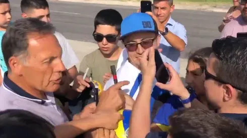 Eso no es Boca: a Russo lo sorprendió un hincha con otra camiseta