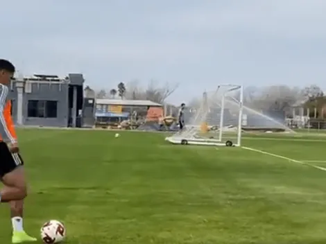 Salcedo marcó un golazo en la práctica y lo presumió en redes