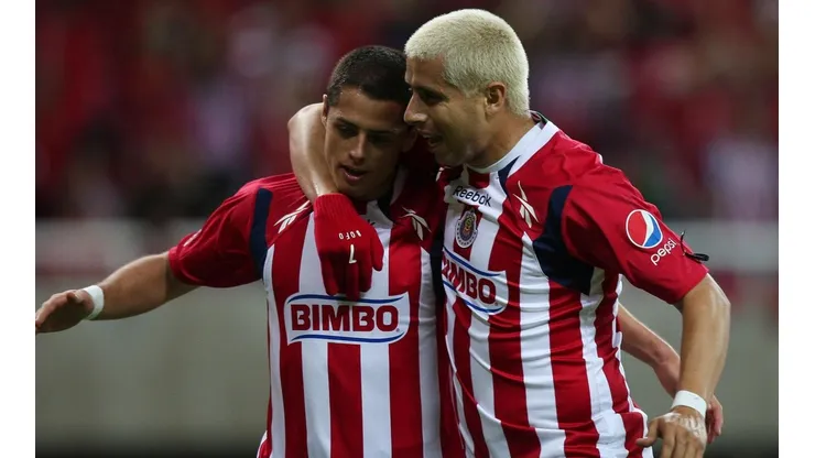 Javier Hernández y Adolfo Bautista formaron parte de las Chivas que consiguieron el mejor arranque en torneos cortos.