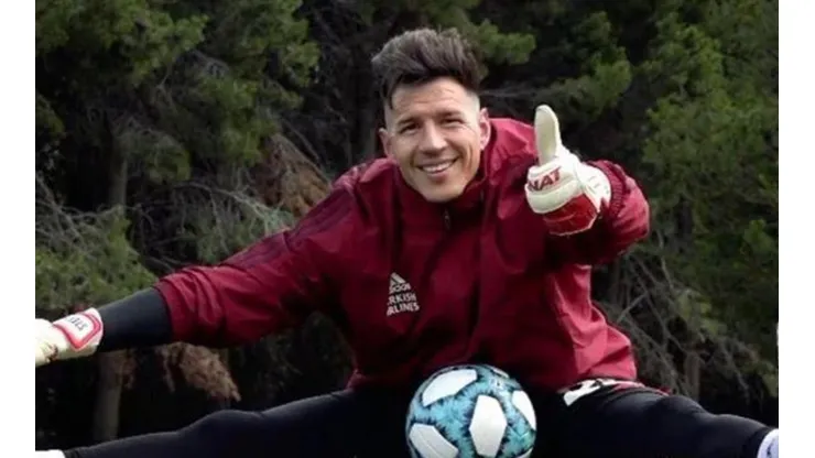 Bologna presentó a "la banda del fondo" de River con un fotón