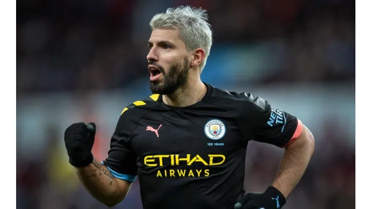 Rompe récords: Agüero festejó sus conquistas en Twitter