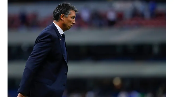 La directiva de Cruz Azul ya le busca reemplazante a Robert Siboldi.