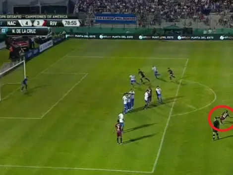 Entró en llamas: pincelada de tiro libre de De La Cruz para otro descuento de River