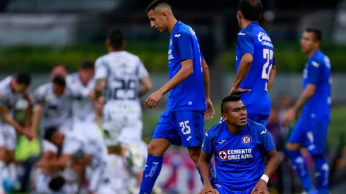 Los aficionados de Cruz Azul abuchearon a sus jugadores al término del encuentro.