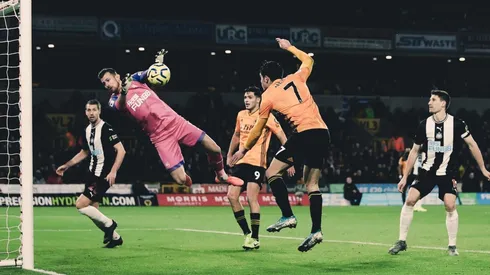 Empate amargo para los Wolves de Raúl Jiménez