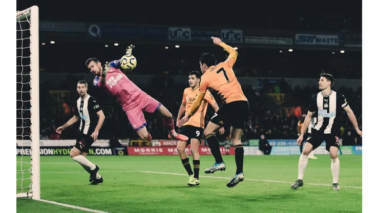 Empate amargo para los Wolves de Raúl Jiménez