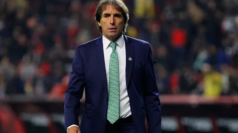 Almada se fue muy molesto con el arbitraje de ayer