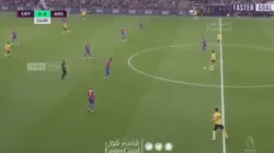 Foto del pase de David Luiz, jugador del Arsenal.