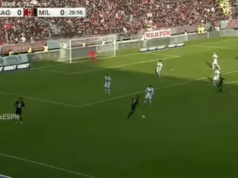 Zlatan la esperó, la fue a buscar, metió cabezazo y pegó en el palo