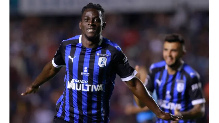 Aké Loba está muy cerca de ser jugador de Monterrey