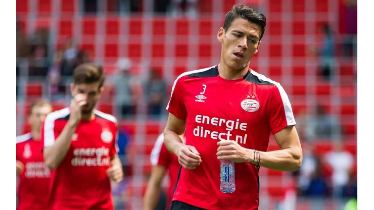 El futbolista mexicano que fue recibido como ídolo en PSV