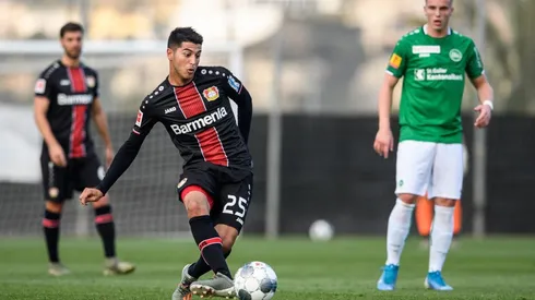 Palacios la rompió y participó en el gol de Alario para el Leverkusen