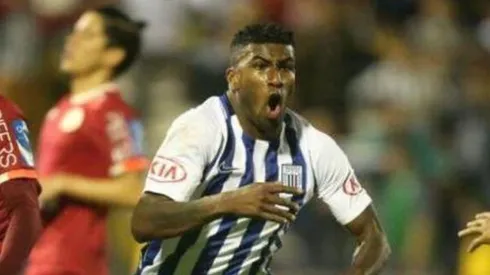 Ascues le marcó a Universitario en su pasada etapa con Alianza Lima.