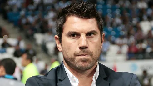 El entrenador sorprendió con su formación.