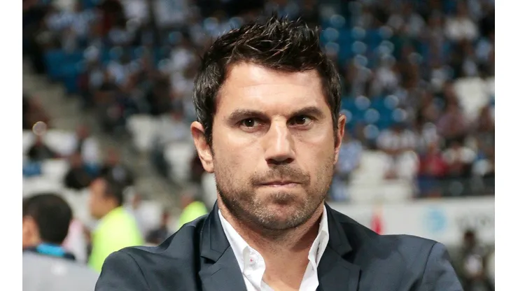El entrenador sorprendió con su formación.