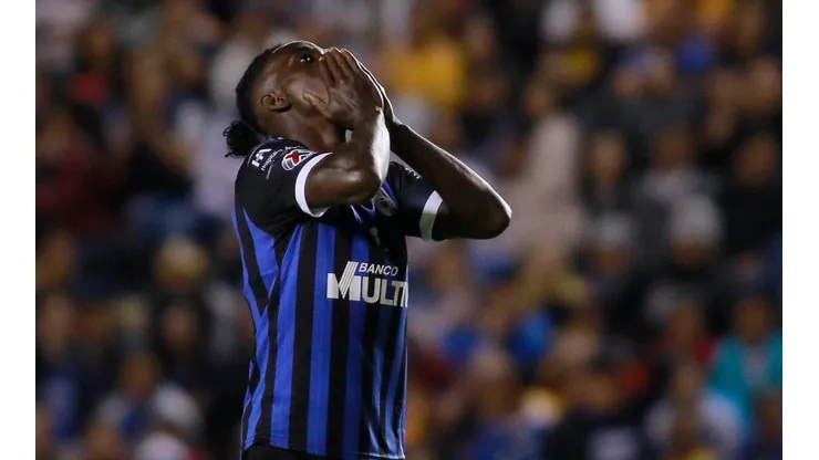 La novela del mercado: Tigres habría intervenido para que el pase de Aké Loba a Monterrey no se haga