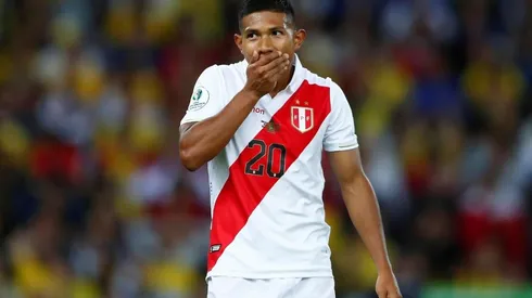 Flores jugó en la Copa América de Brasil y en el Mundial de Rusia.