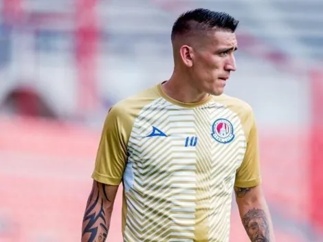 Centurión se puso la de Vélez y metió selfie para las redes