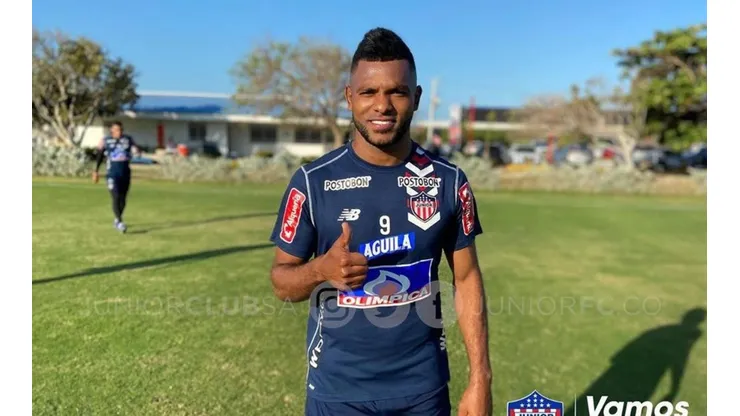 Miguel Ángel Borja en su primer entrenamiento con el Junior de Barranquilla.