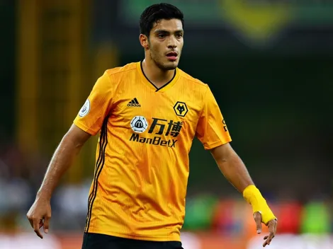 Cómo jugaría Manchester United con Raúl Jiménez de delantero