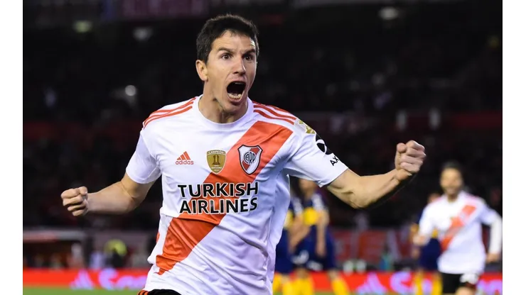 Ignacio Fernández festejando un gol a Boca.