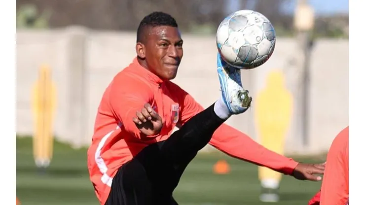 Carlos Gruezo, nuevamente en acción.