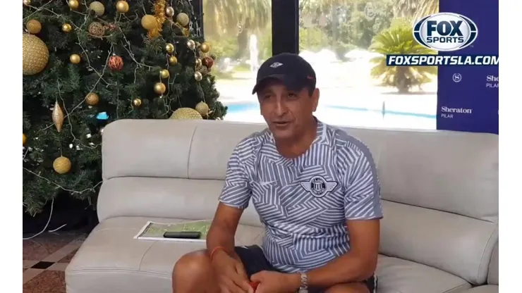Ramón Díaz con su sonrisa característica.